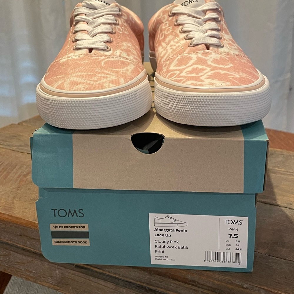 Toms New Pink and White Sneakers Size 7.5 Medium - Picture 6 of 6